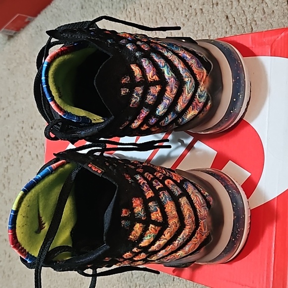 Sneakers - Picture 3 of 4